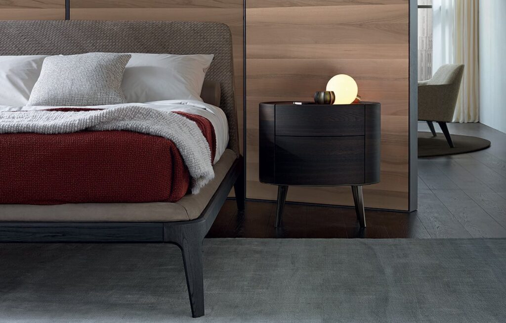 Poliform Toulouse - Table de nuit design en bois avec lit